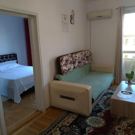 Apartmán 3 Rooms, Nearby Casino, Cliff, Port, Aquarium, Beach, Ovidius Square Constanţa