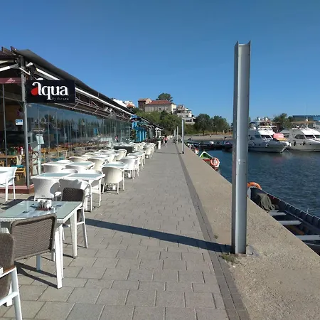 3 Rooms, Nearby Casino, Cliff, Port, Aquarium, Beach, Ovidius Square Constança
