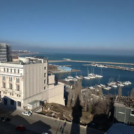 Apartmán 3 Rooms, Nearby Casino, Cliff, Port, Aquarium, Beach, Ovidius Square *