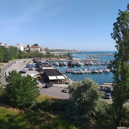 3 Rooms, Nearby Casino, Cliff, Port, Aquarium, Beach, Ovidius Square Apartmán Constanţa